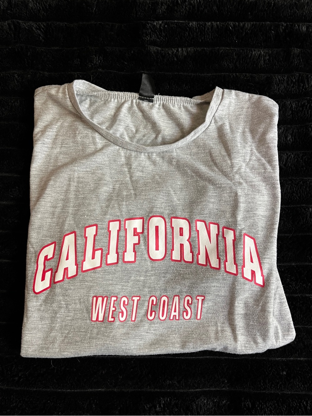 🍒 5/$25 🍒 SHEIN Light Gray Short Sleeve Tee with Pink California Graphic